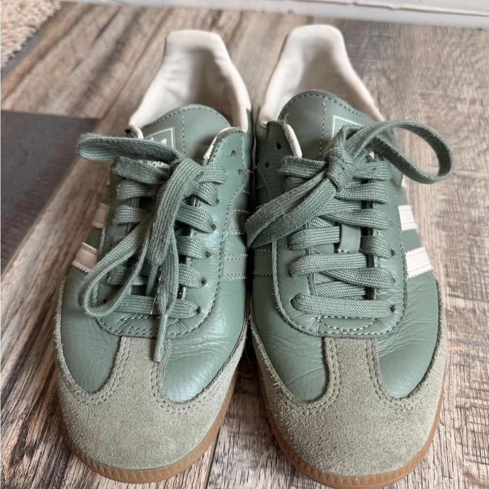 Adidas samba green and white sneakers size 5.5 US